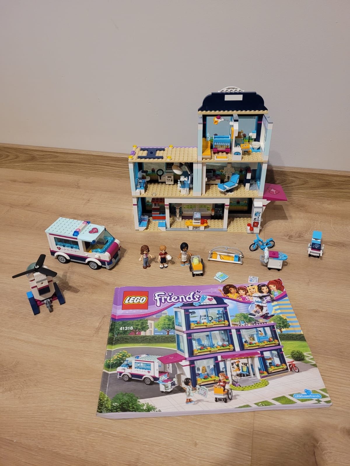 Lego Friends szpital w Heartlake 41318