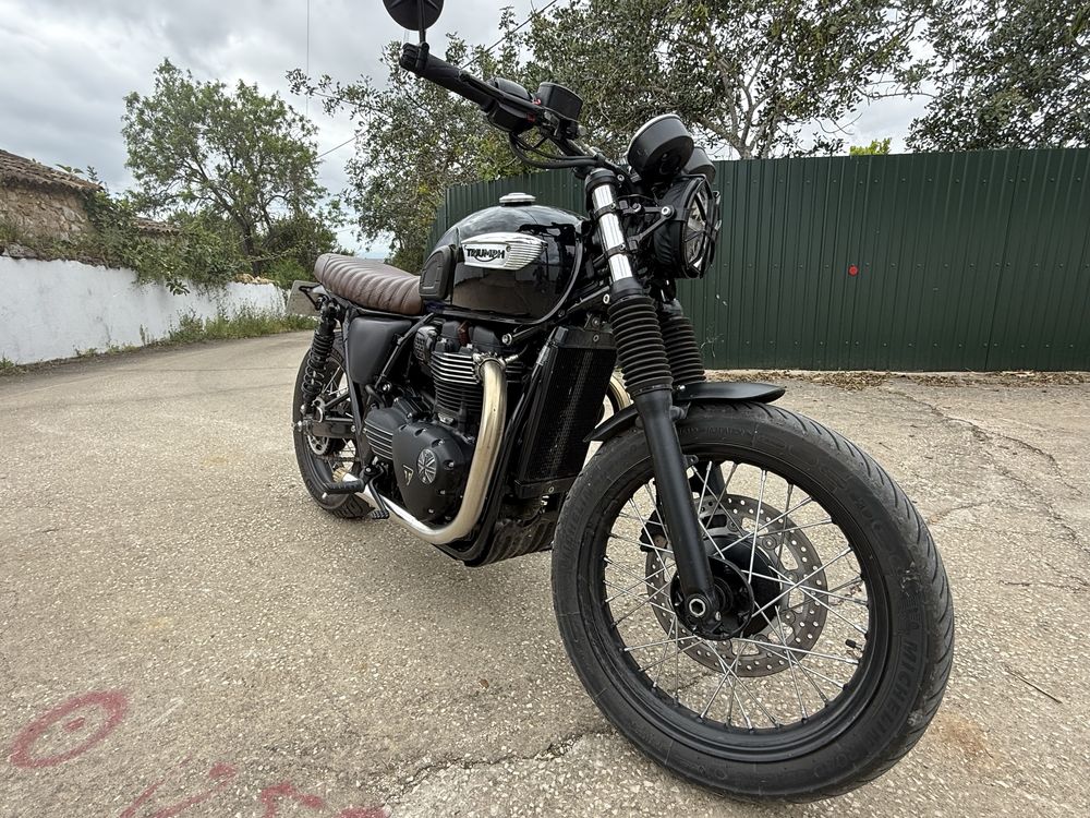Triumph Bonneville T100 stealth editon 2024
