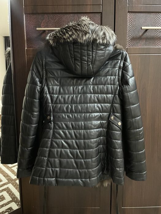 Шкіряна жіноча куртка з натуральним хутром