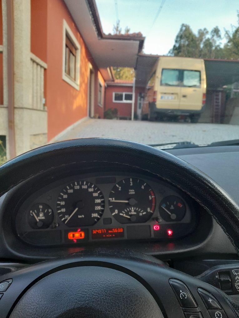 Bmw 320   bom estado