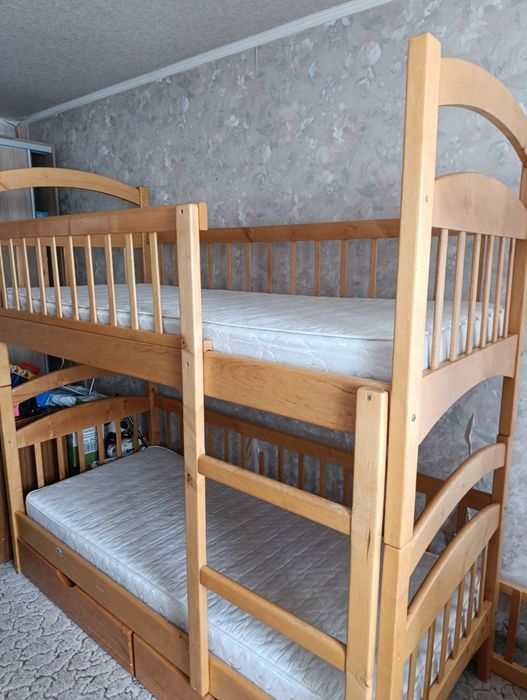 Ліжко двоповерхове б/у