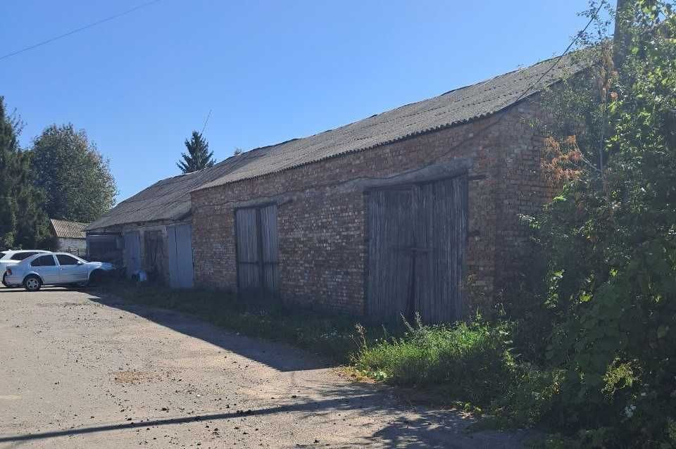 Здам в оренду приміщення 200 м2 з піднавісом.
