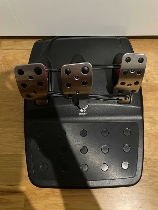 Кермо Logitech G27