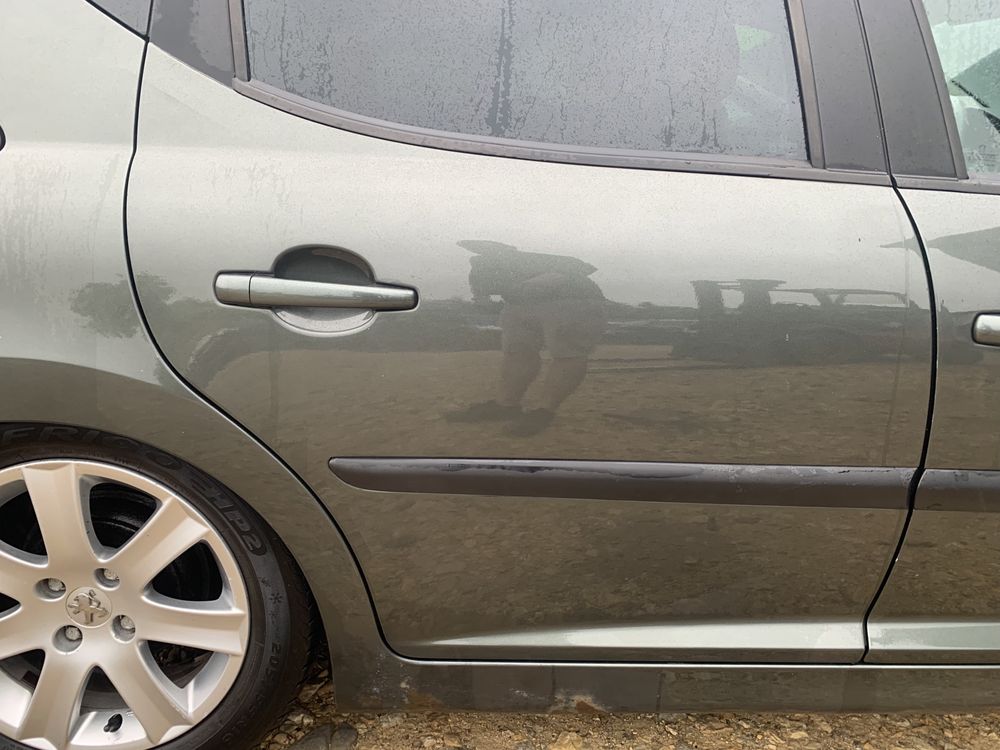 Peugeot 207 kombi drzwi prawe tylne prawy tył EZQ