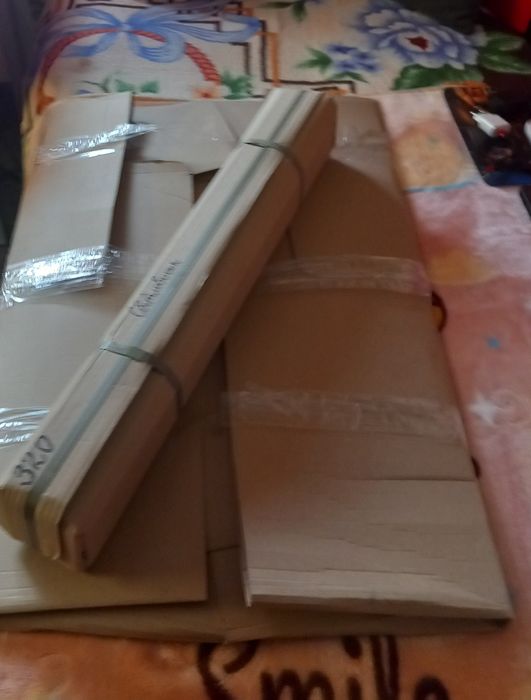 Стіл скляний новий.