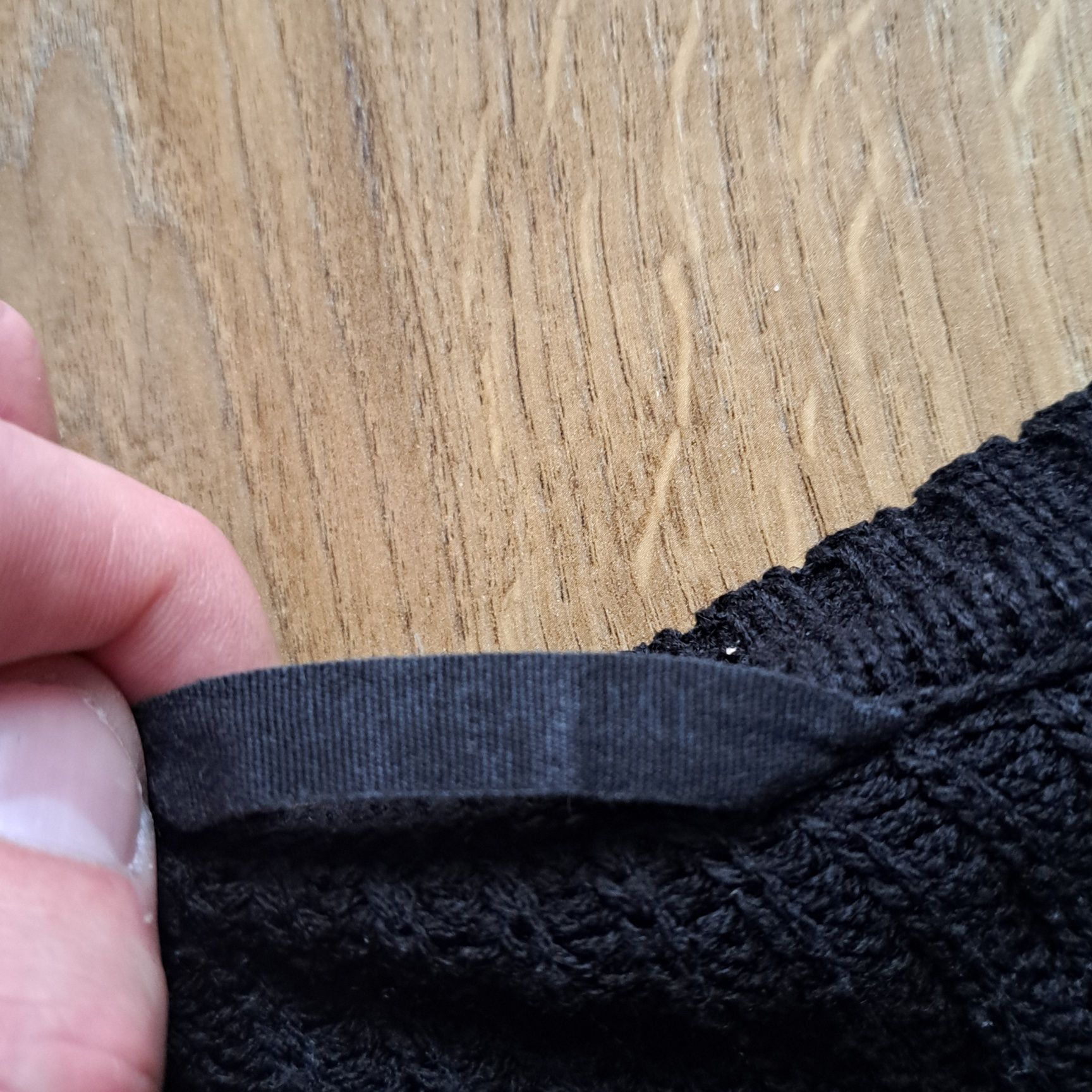 Czarny sweter LC Waikiki XL – klasyka, wygoda, idealny stan!