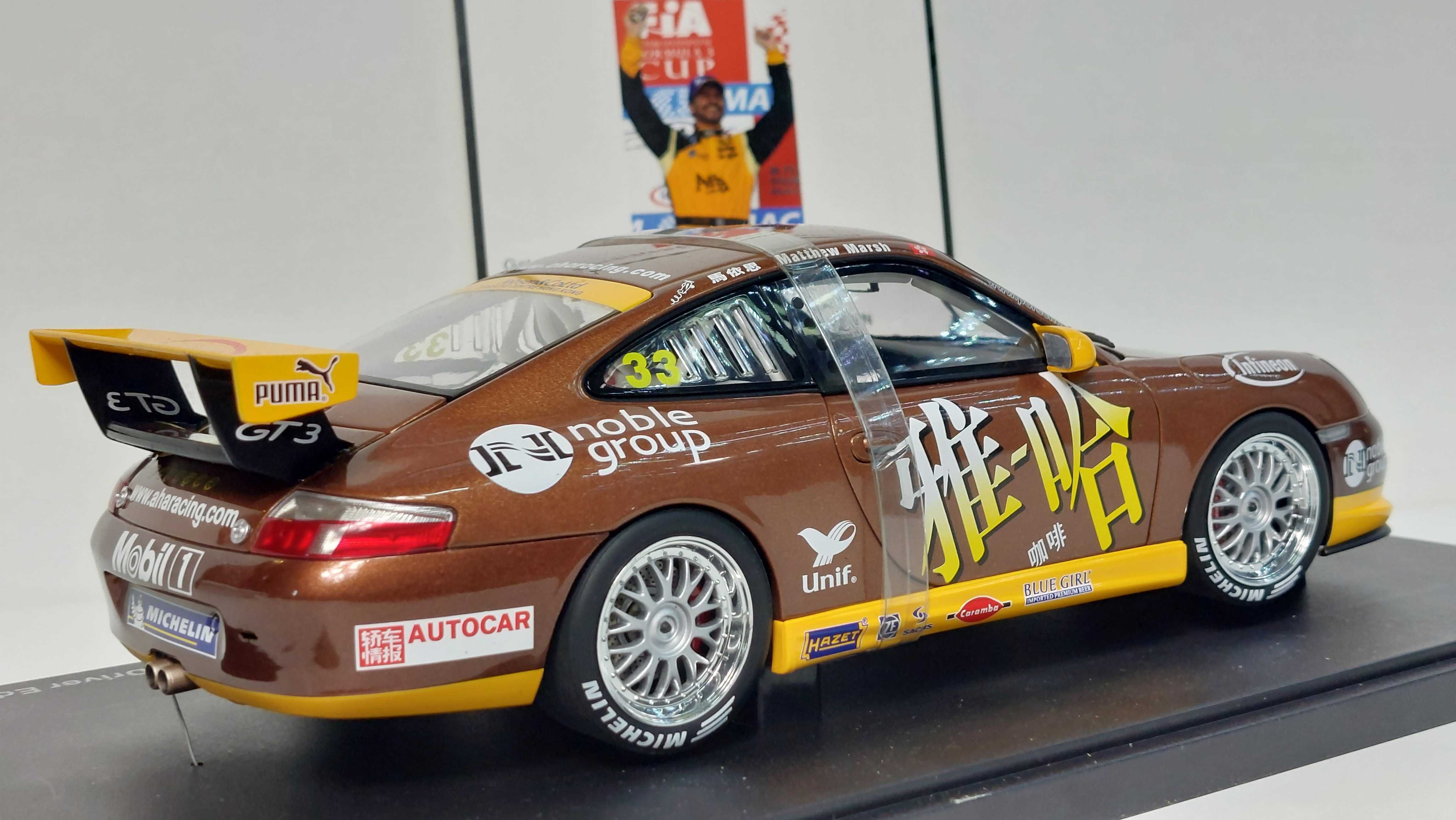 Porsche 911 GT3 Cup Car 2004 Winner Marsh Autoart 1:18