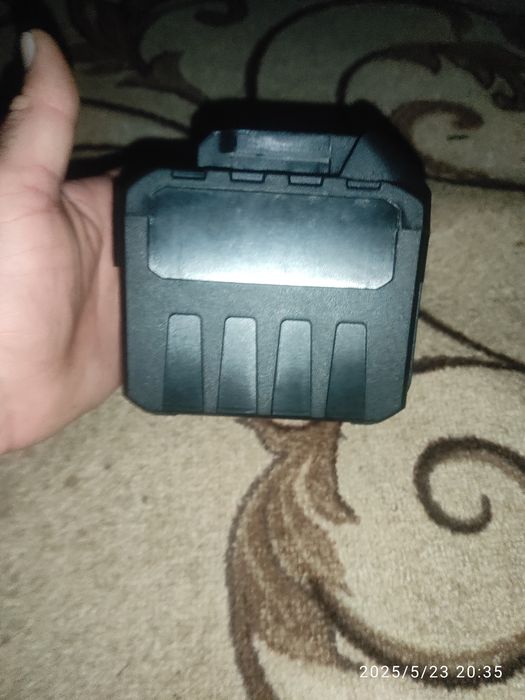 Акамулятор 20 в.8 а.г. під макітовську посадку