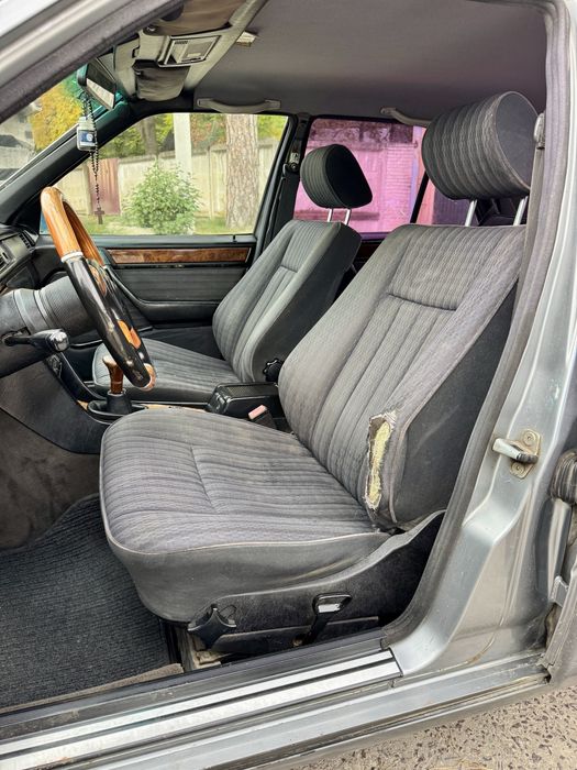 Mercedes W 124 2.5 D E-class