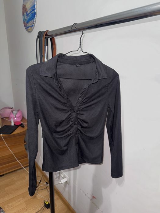 Рубашка чорна зі збірками