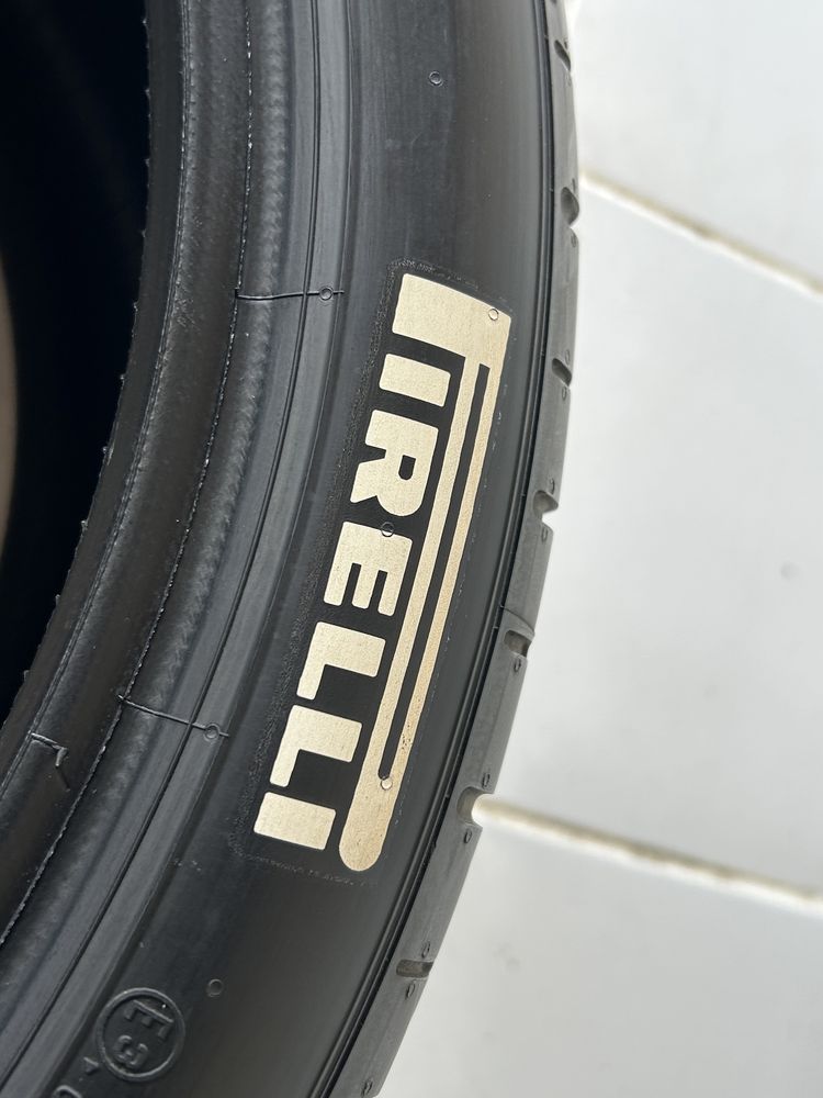 Nowe Pirelli P Zero PZ4 305/30/20- 2szt. biały ring