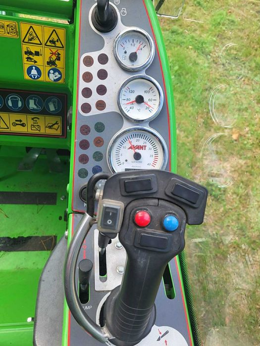 Mini ładowarka Avant 640 demo