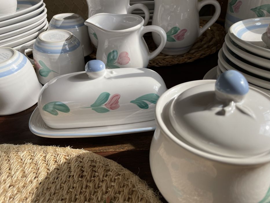 Piękny serwis obiadowy  Japoński