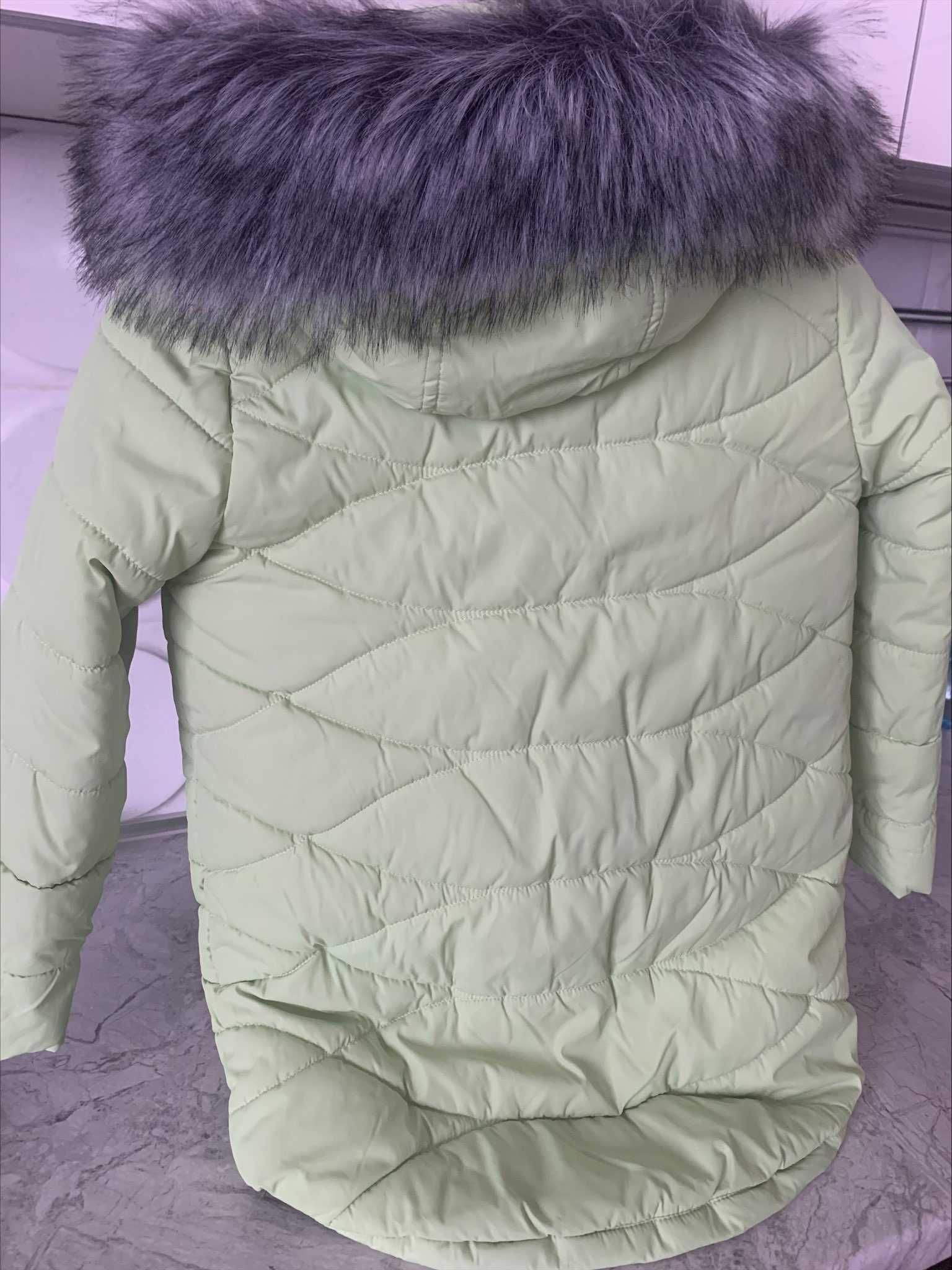 Куртка, пальто на дівчинку