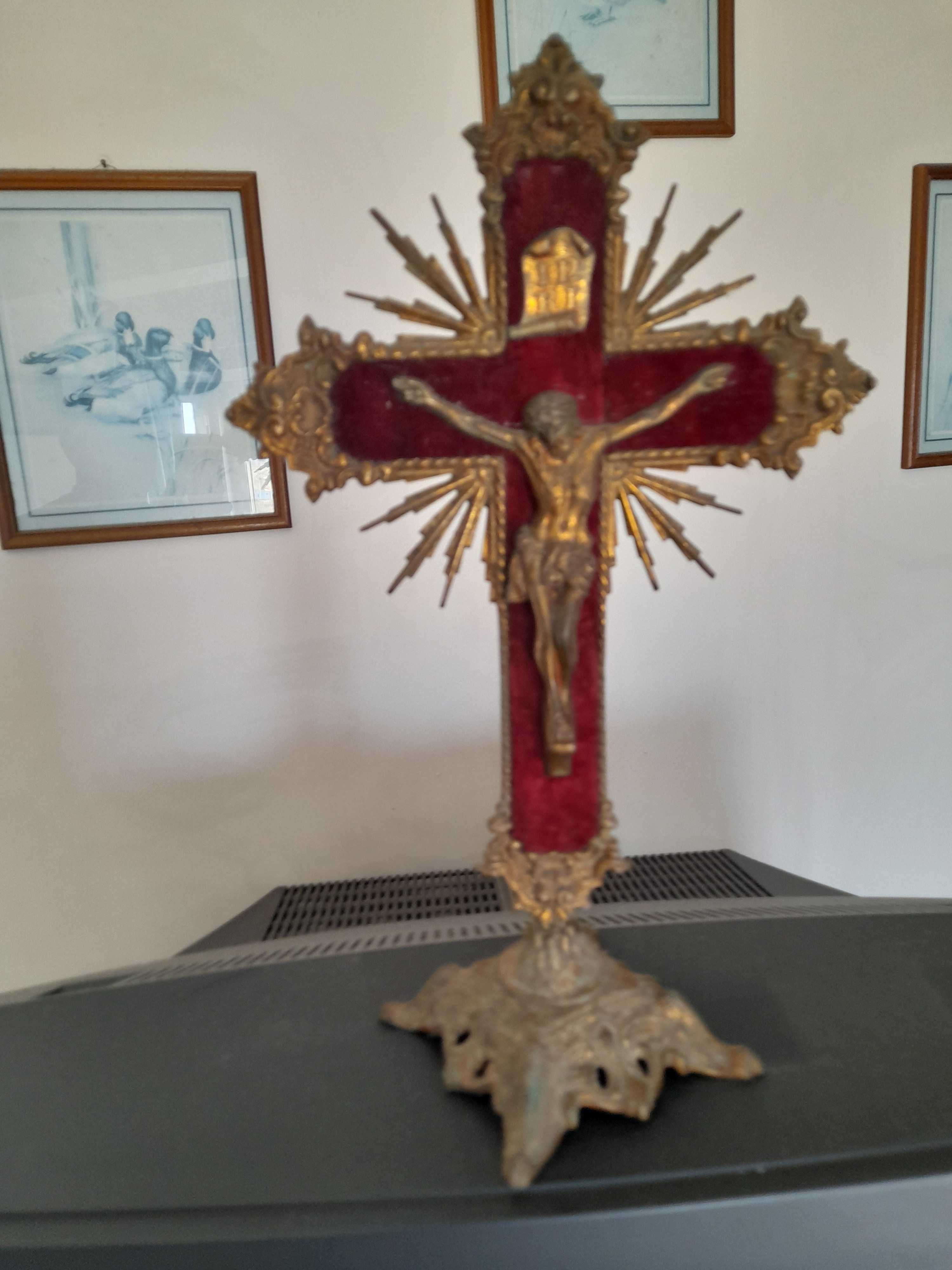 Cruz de Cristo em ferro