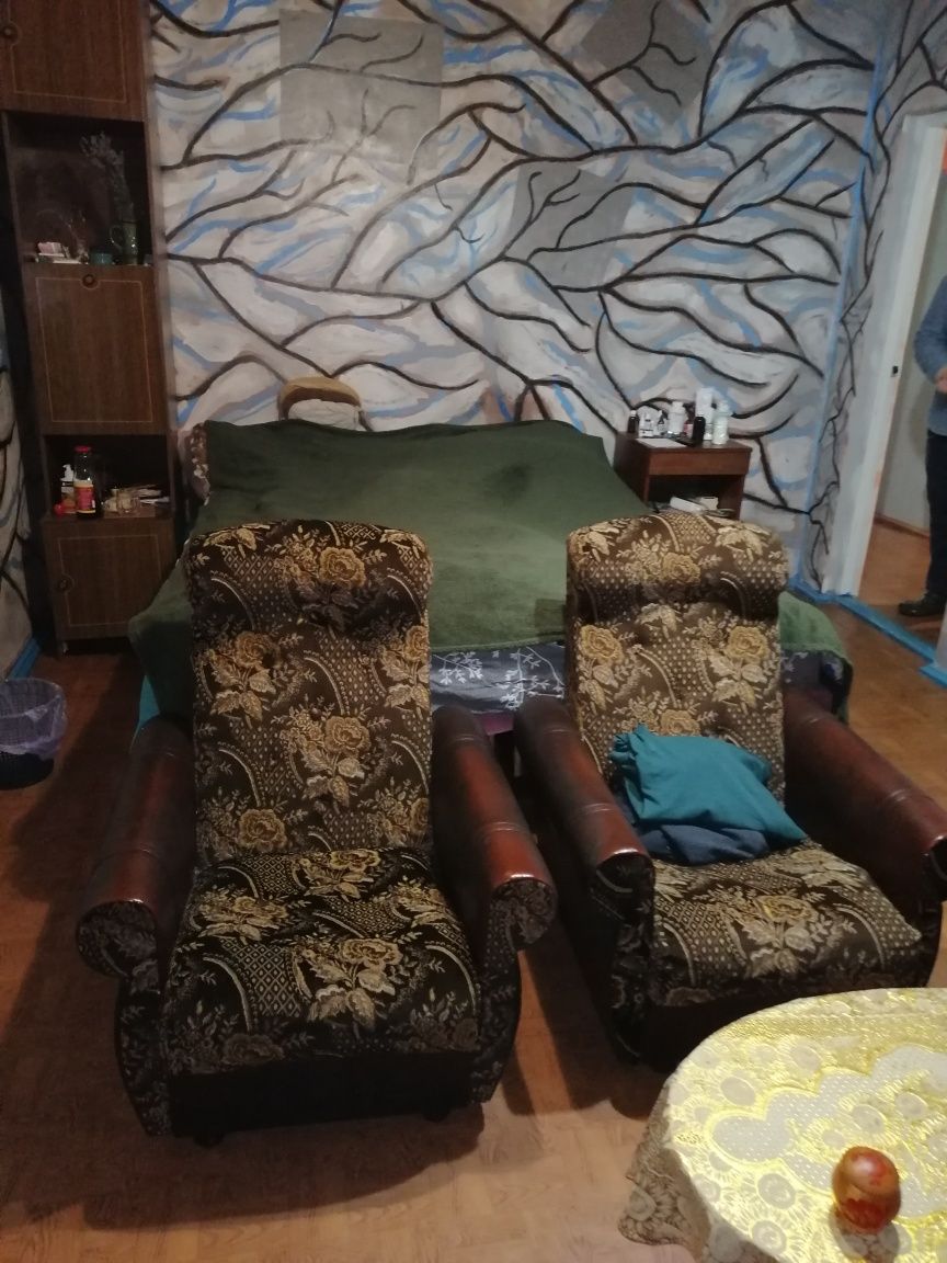 Продам 3 ком. квартиру. Каменское. Левый берег. 2 этаж. ОСББ.