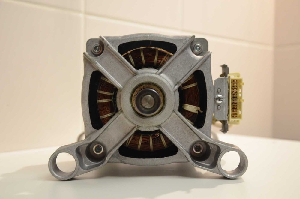 Motor máquina de lavar Hotpoint/Ariston/Indesit