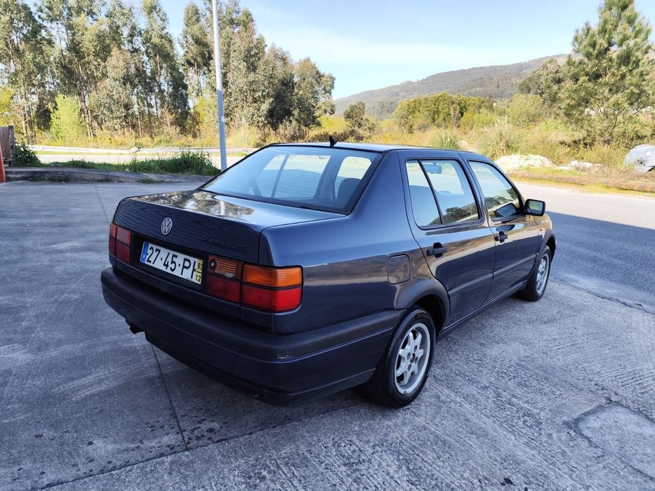 Vw vento 1.9 td 1993 com avaria.