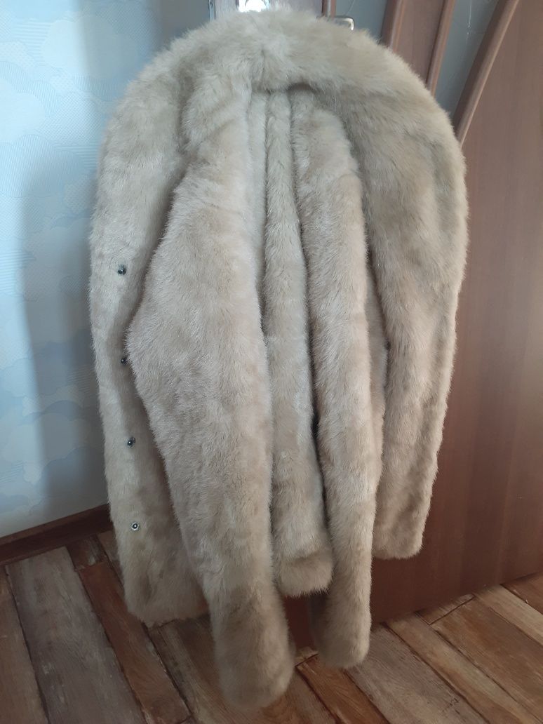 Продам полушубок