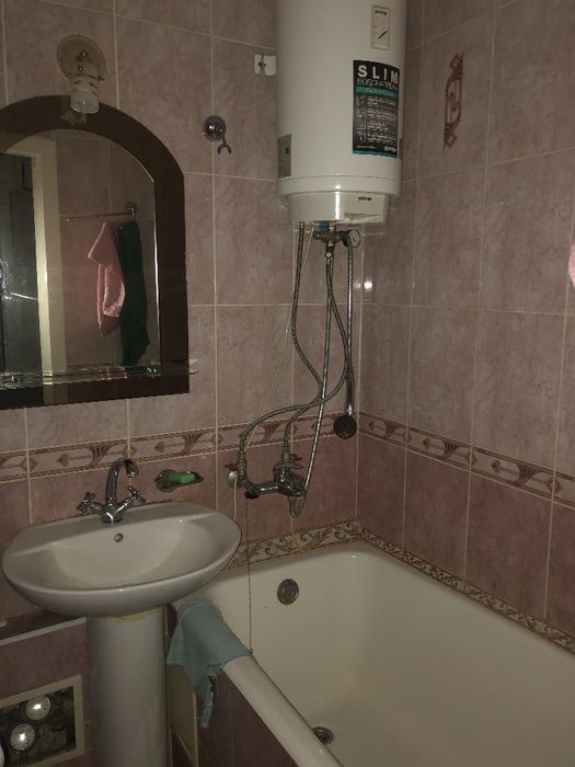 комната в 2к.кв., мебель, техника, пешком м.Академгородок, Житомирская