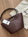 Czekoladowa mała torebka shopper Zara