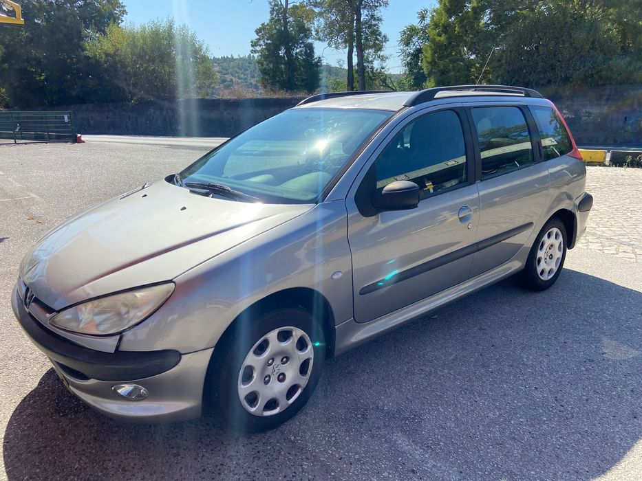 Peugeot 206 em bom estado