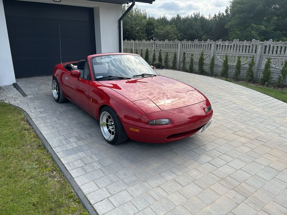 Mazda mx5 miata roadster