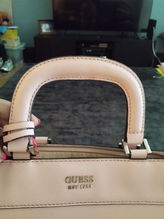 Mala Guess rosa claro