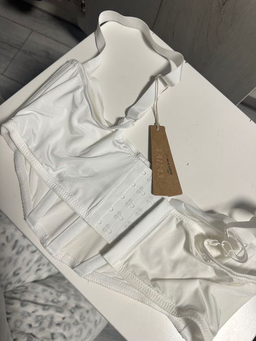 Корсетний бюст SKIMS 38A, 38В