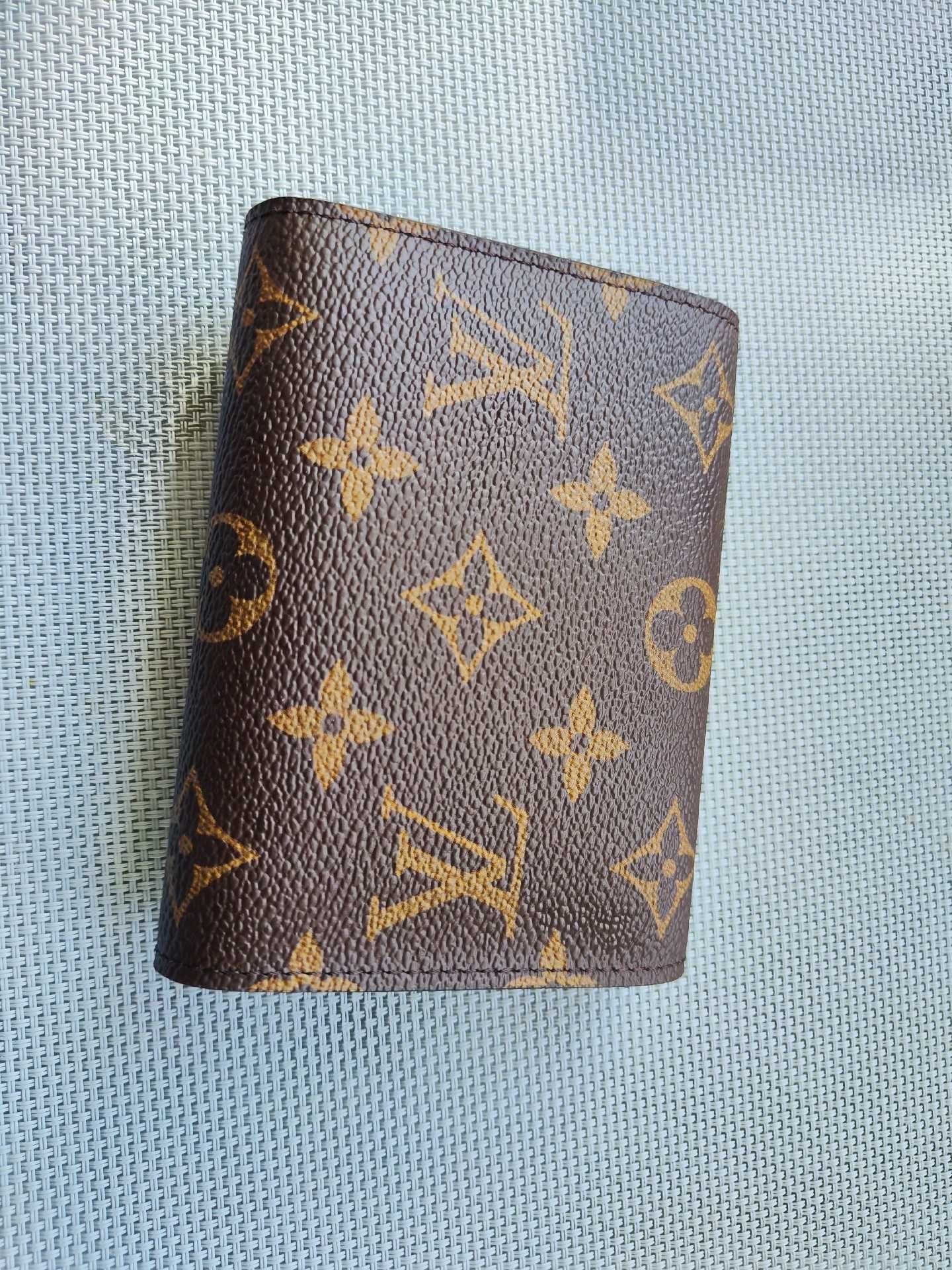 Nowe Louis Vuitton Victorine Mały portfel Róża czerwona przycisk