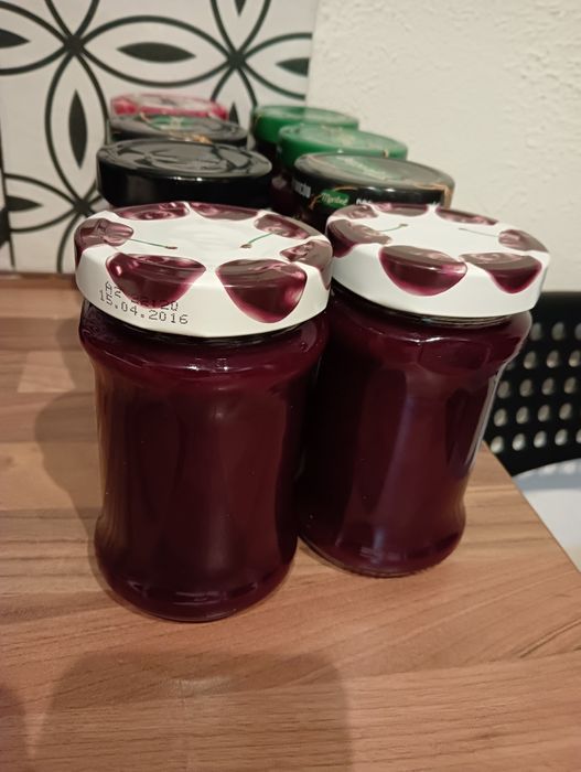Dżem z wiśni 4 słoiczki 390 ml
