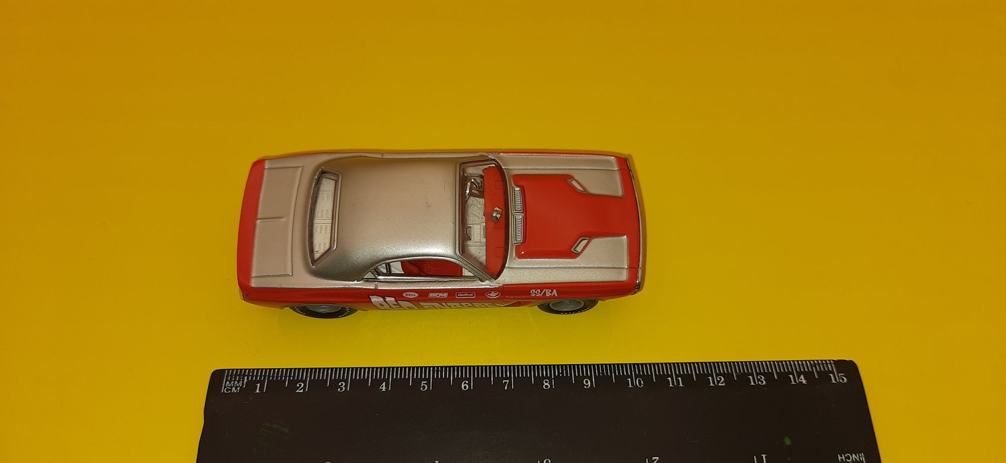 Машинка модель dodge challenger 1971 hot wheels