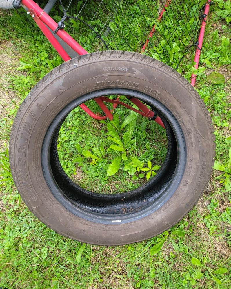 Opony Goodride 205/60R16 zimowe
