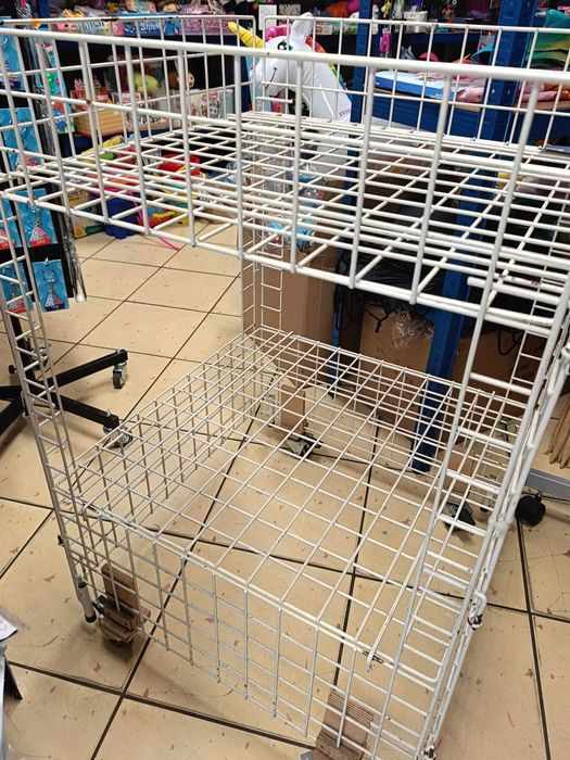 Kosz sklepowy na kółkach