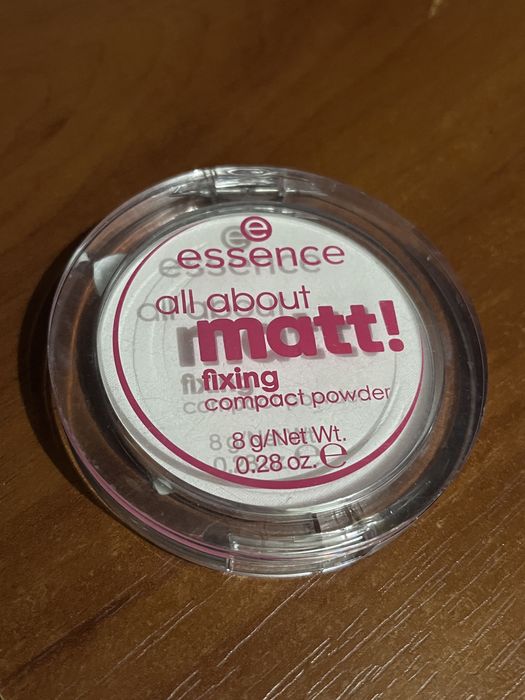 Essence All About Matt! Fixing Compact Powder пудра компактна ессенс
