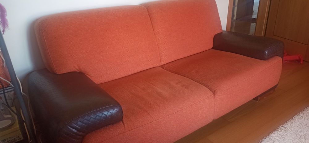 Sofá laranja 180cm