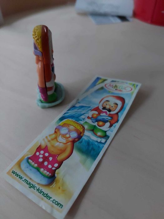 Lote #7 - Oito Coleções Kinder