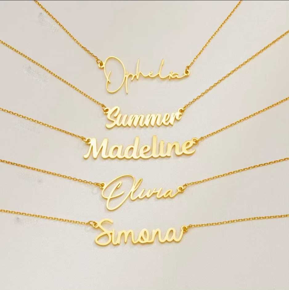 Colar com nome personalizado para mulheres