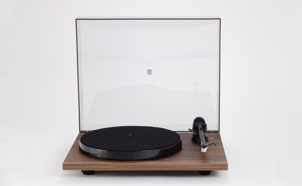 Gramofon Rega Planar 1 (P1) Orzech 2022 z wkładką