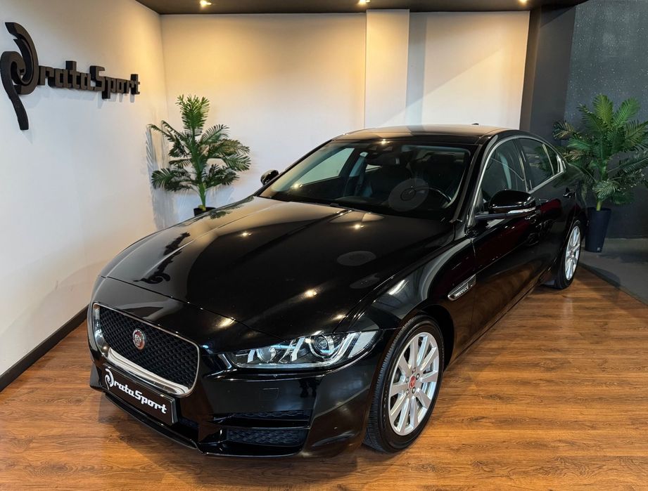 Jaguar XE 2.0 D R-Dynamic HSE