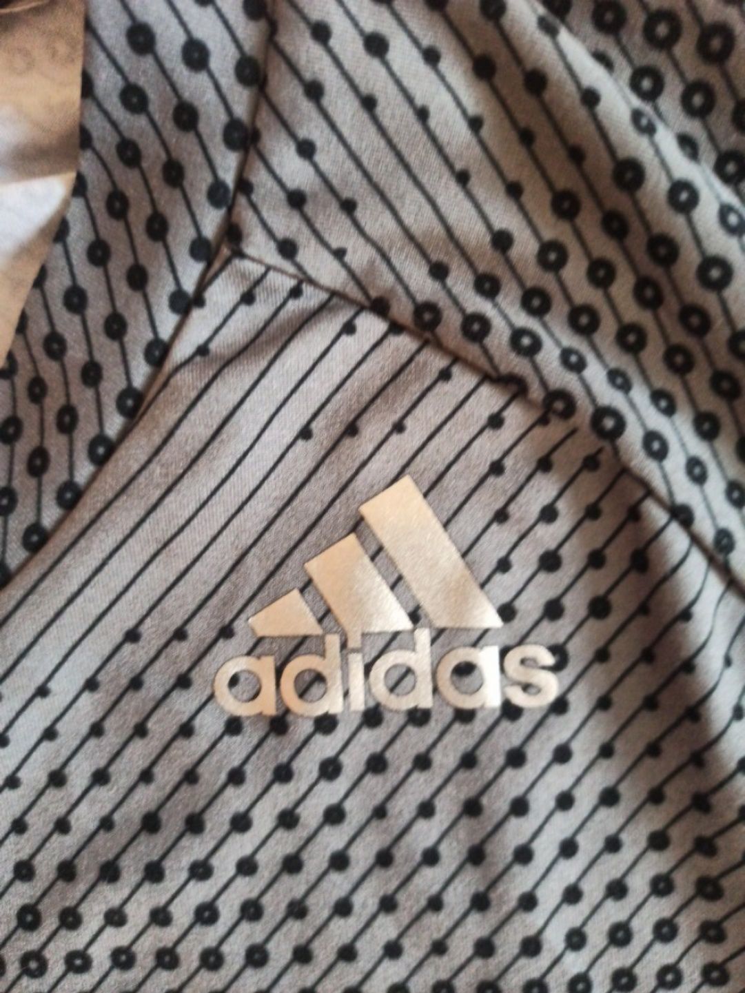 Оригінальна футболка Adidas
Оригінальна футболка AdidasОригінальна фут