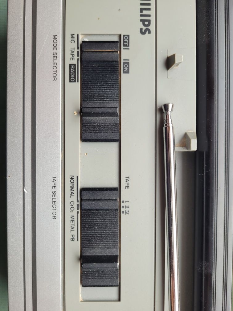 Radiomagnetofon PHILIPS.