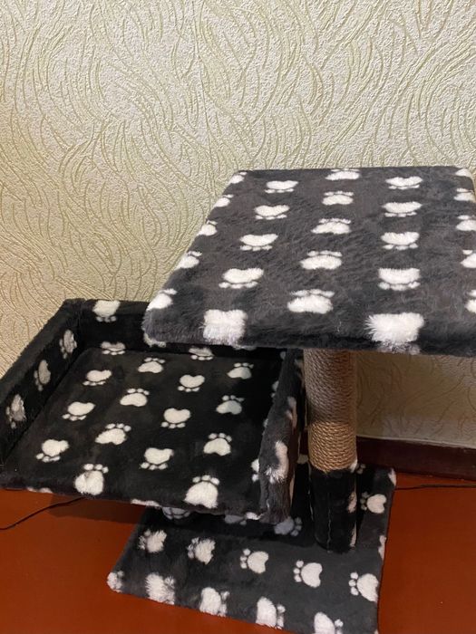 Лежак із кігтеточкою для кота, стан нового