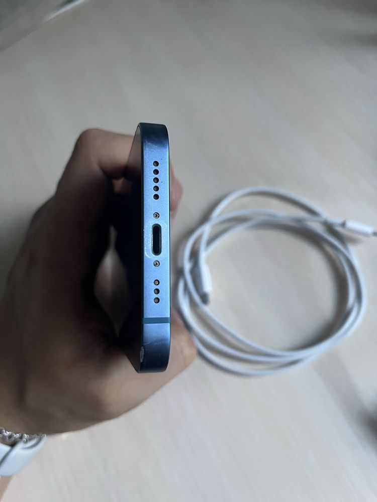 iPhone 13 неверлок, акум 93%