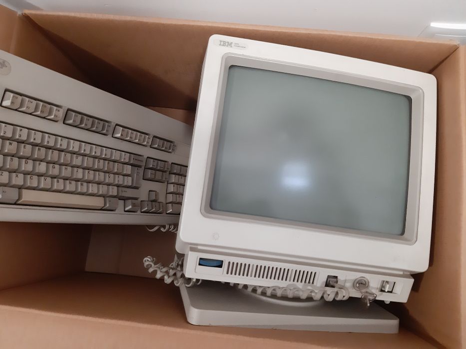 AS400 Monitor IBM + Teclado IBM 3476 - Display Station