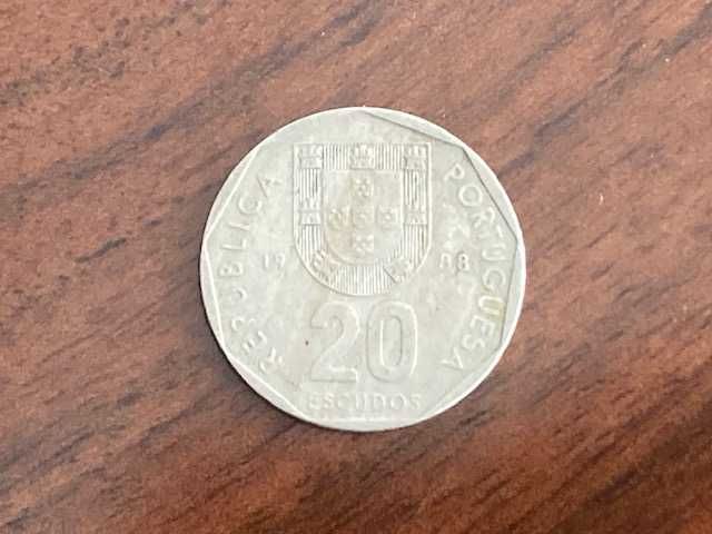 Moedas de 20 escudos (20$00), cuproníquel, entre 1987 e 1999