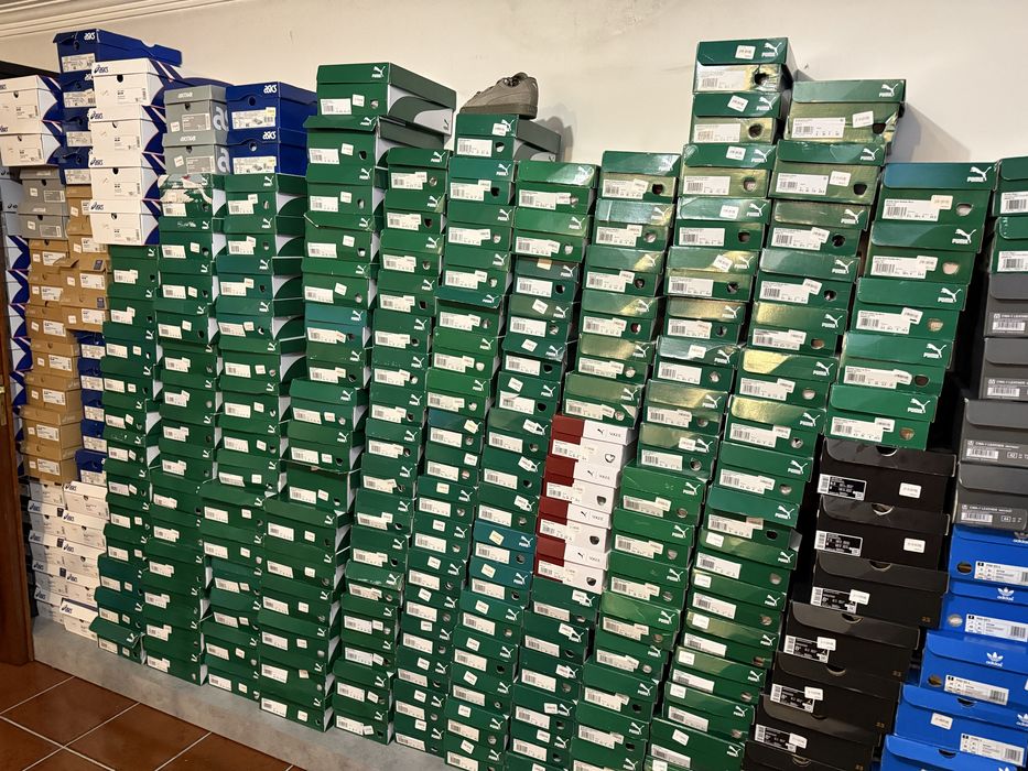 Lote de sapatilhas 200 pares originais