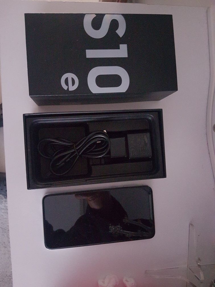 Samsung s10e 6GB RAM 128 GB pamięci