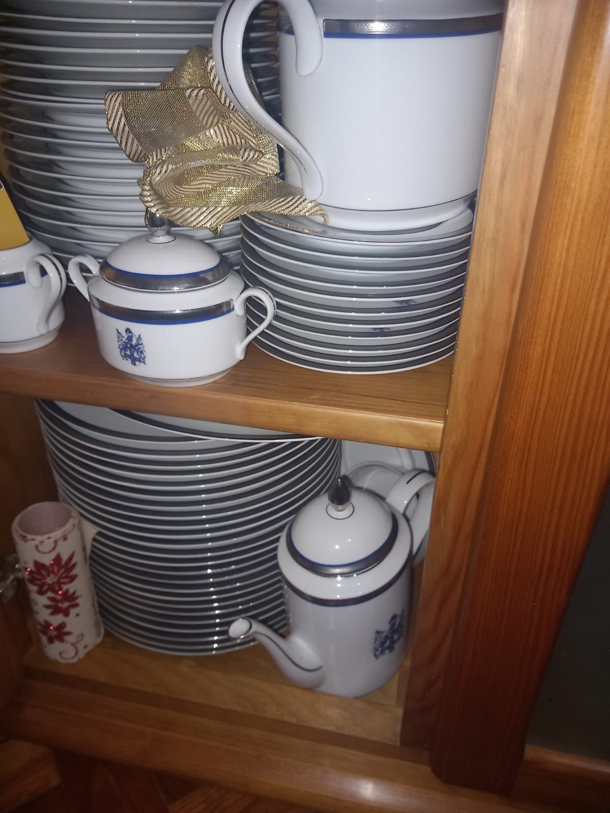 Serviço de jantar completo para 12 pessoas