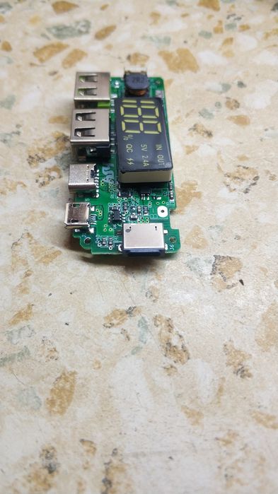 Плата PowerBank с LCD дисплеєм, USB 5V 2.4A Micro/Type-C/Lightning